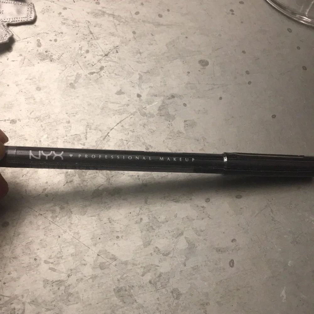 NYX faux blacks inner eyeliner